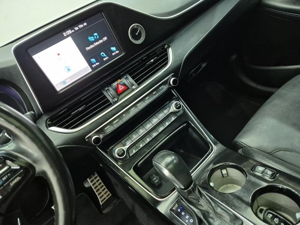 HYUNDAI Grandeur - Vista 10