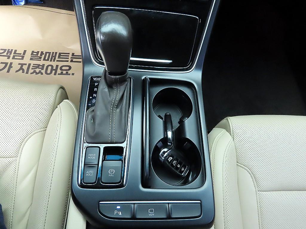 HYUNDAI Grandeur - Vista 10