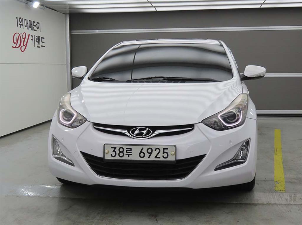 HYUNDAI Avante - Vista 2