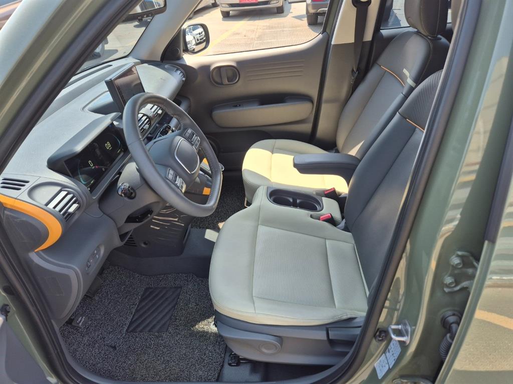 HYUNDAI Casper - Vista 8