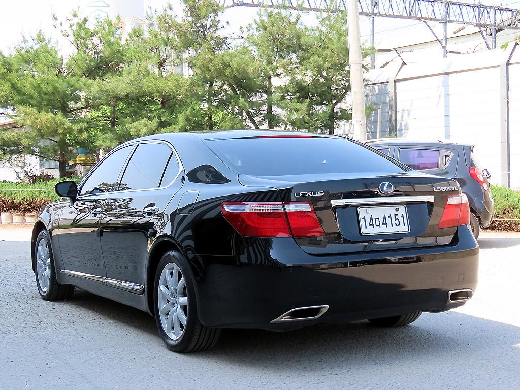 Lexus LS - Vista 3