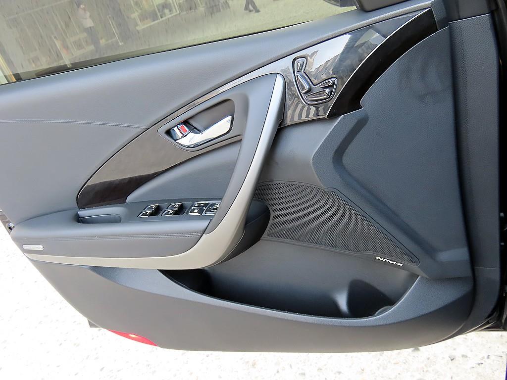 HYUNDAI Grandeur - Vista 11