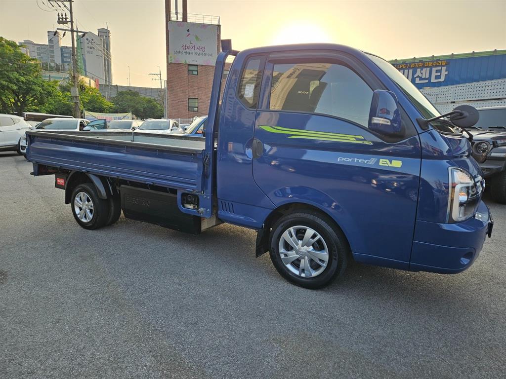 Small Truck Cargo (small) - Vista 3