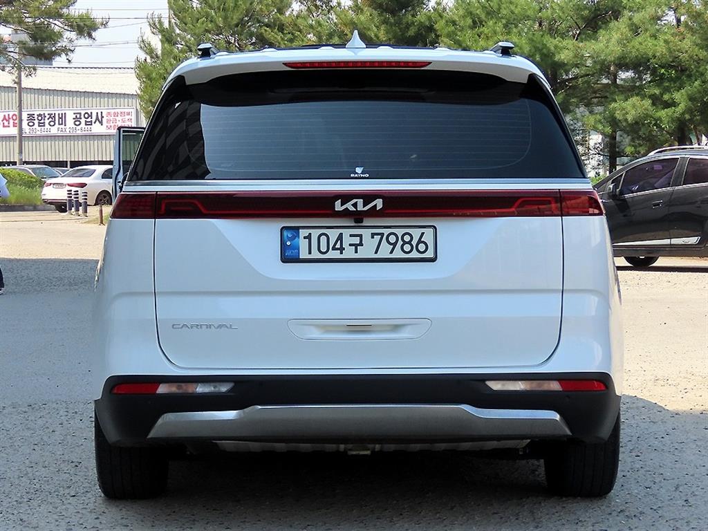 KIA Carnival - Vista 4