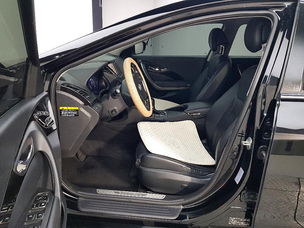 HYUNDAI Grandeur - Vista 7