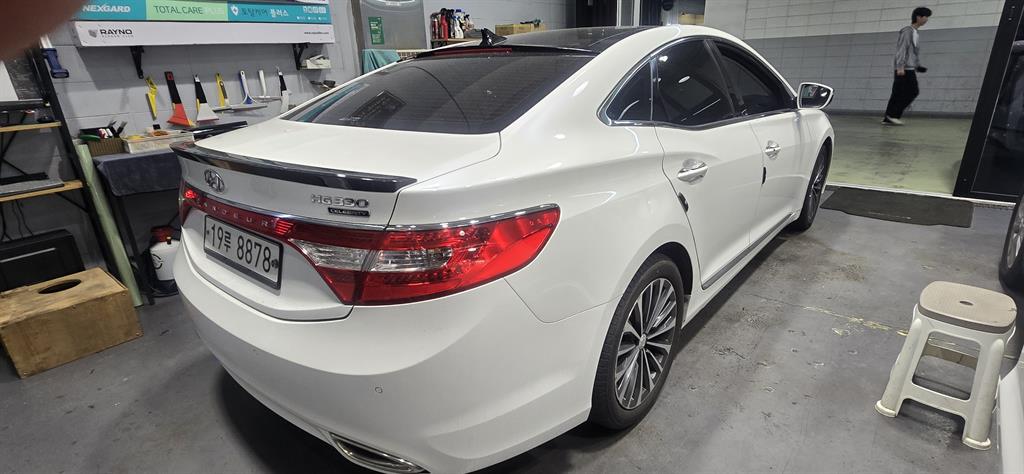 HYUNDAI Grandeur - Vista 4