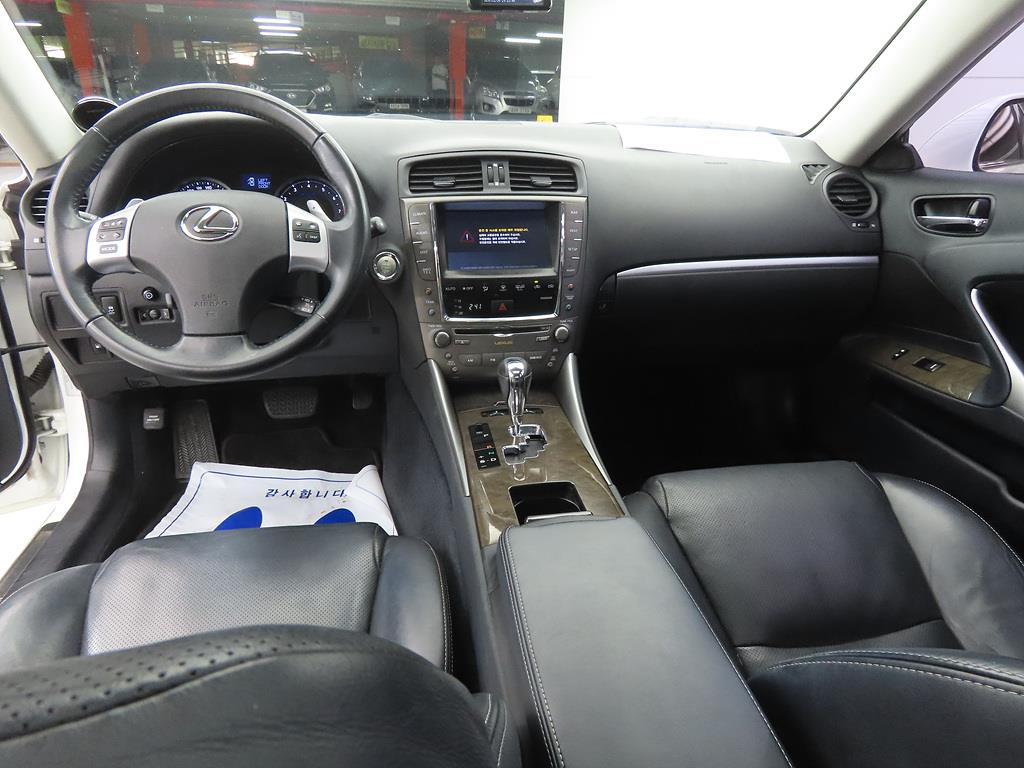 Lexus IS - Vista 7