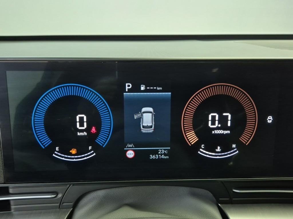 HYUNDAI Kona - Vista 5