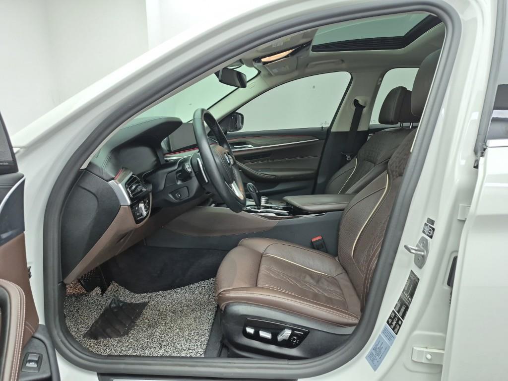 BMW 5 Series - Vista 11