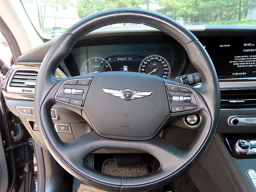 Genesis G90 - Vista 8