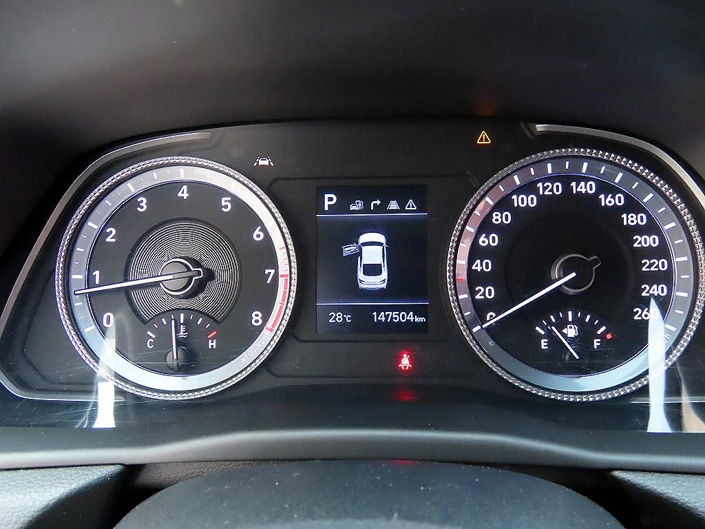 HYUNDAI Sonata - Vista 9