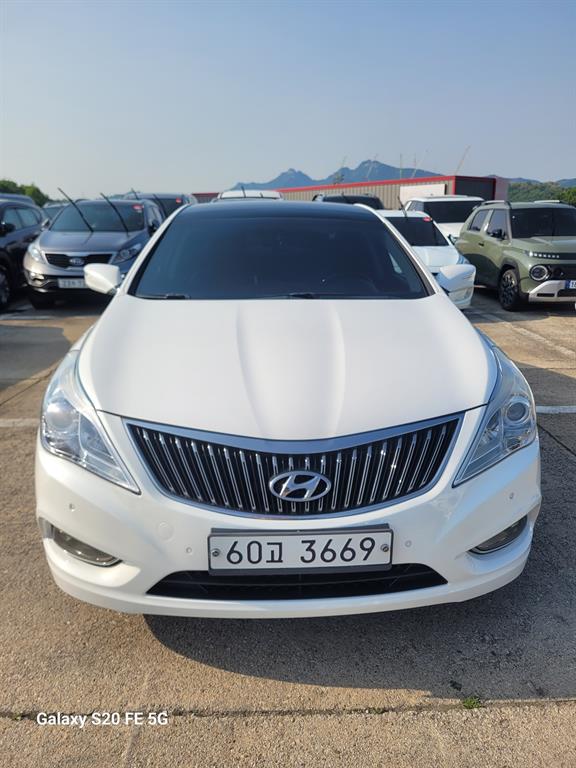 HYUNDAI Grandeur 2012 Blanco - Importación desde Corea - HF Imports Iquique - Foto 1