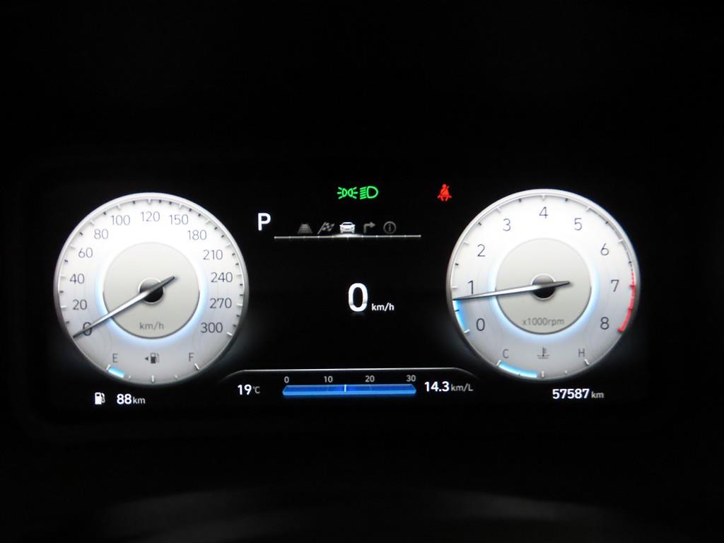 HYUNDAI Kona - Vista 5