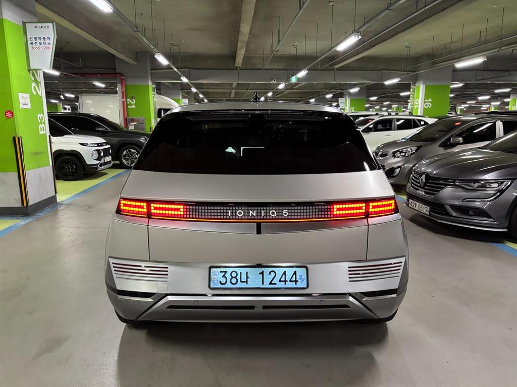 HYUNDAI Ioniq 5 - Vista 4