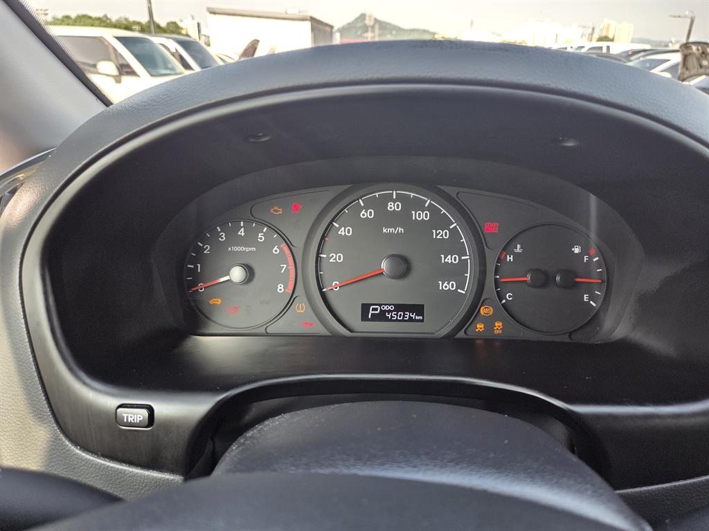 HYUNDAI Starex - Vista 7