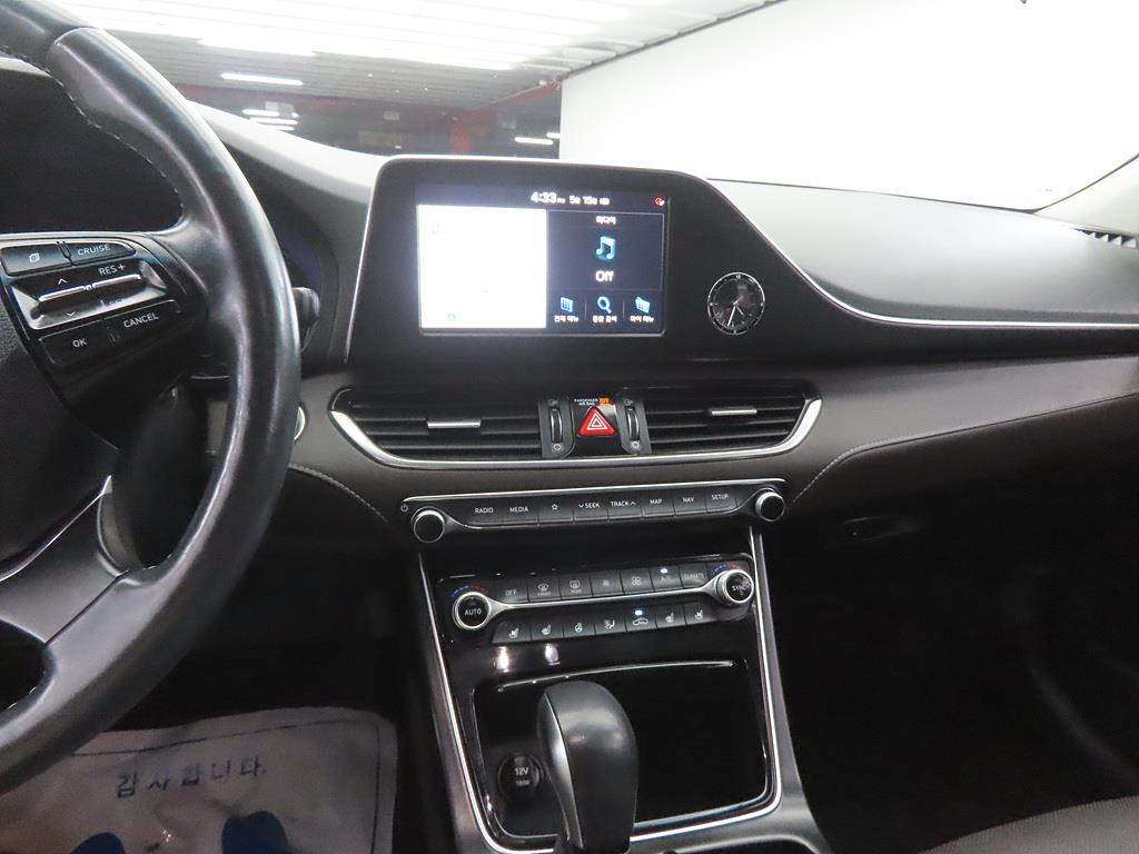 HYUNDAI Grandeur - Vista 9
