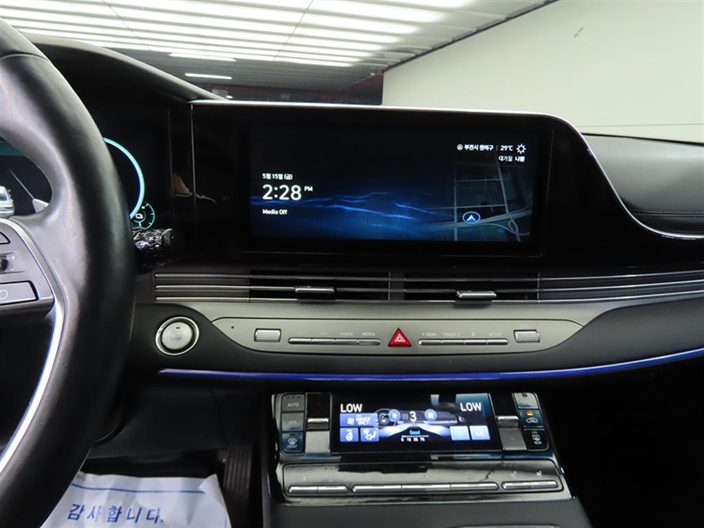 HYUNDAI Grandeur - Vista 12