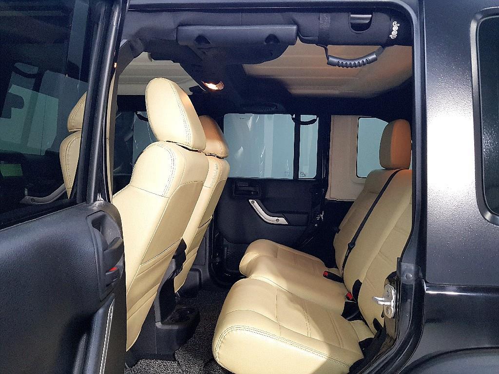 Jeep Wrangler - Vista 9