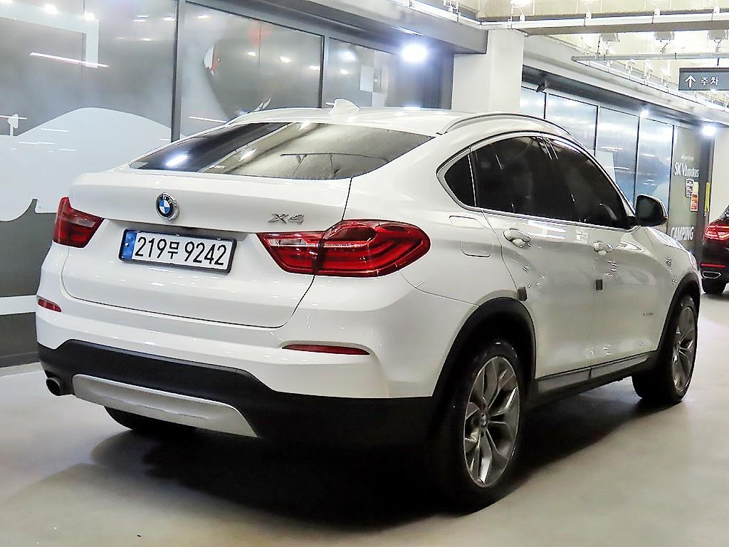 BMW X4 - Vista 4