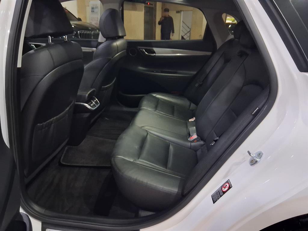 HYUNDAI Grandeur - Vista 5