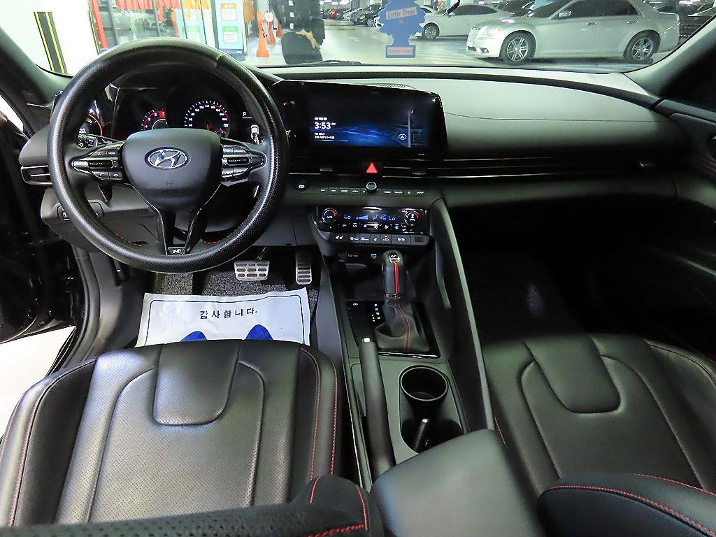 HYUNDAI Avante - Vista 10
