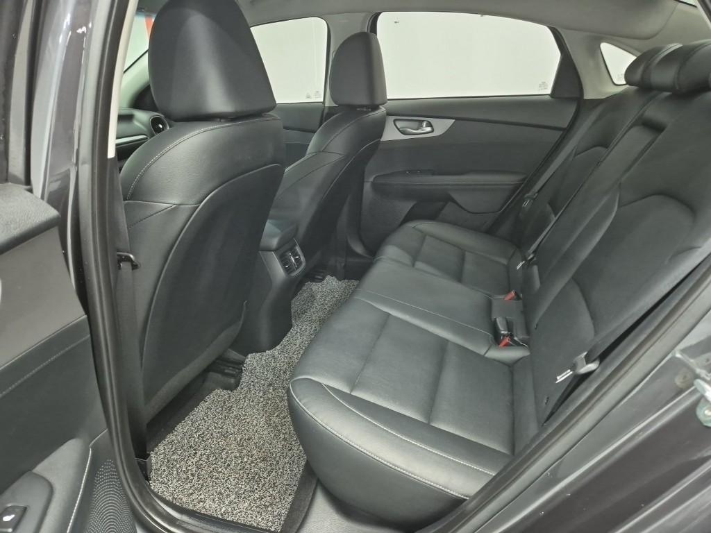 KIA K3 2019 Gris - Importación desde Corea - HF Imports Iquique - Foto 18