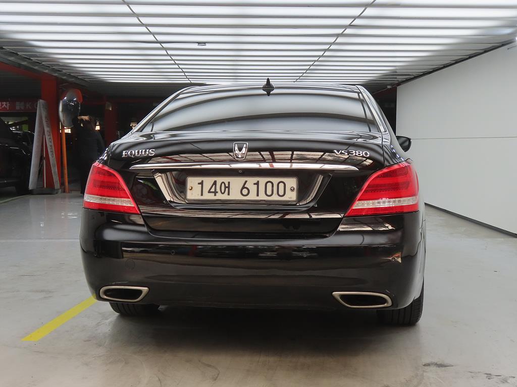 HYUNDAI Equus - Vista 3