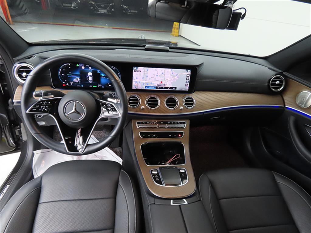 Mercedes Benz E class - Vista 7