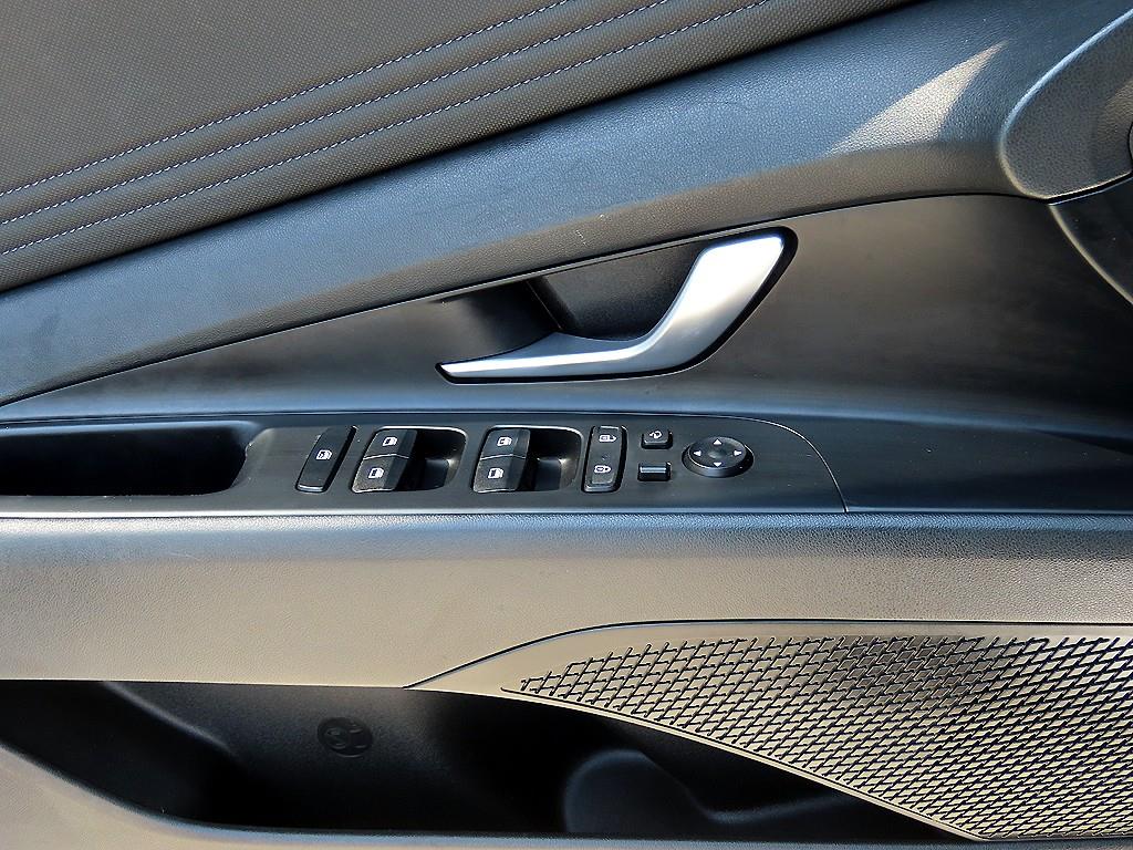 HYUNDAI Avante - Vista 11