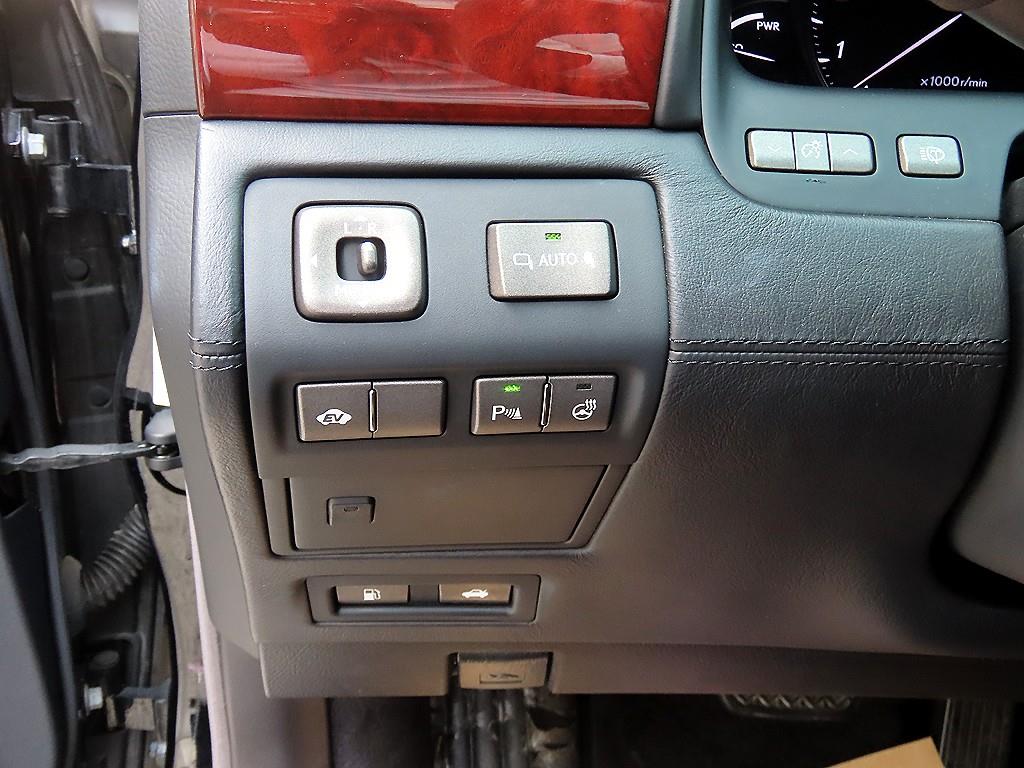 Lexus LS - Vista 12
