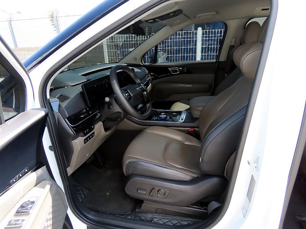 KIA Carnival - Vista 5