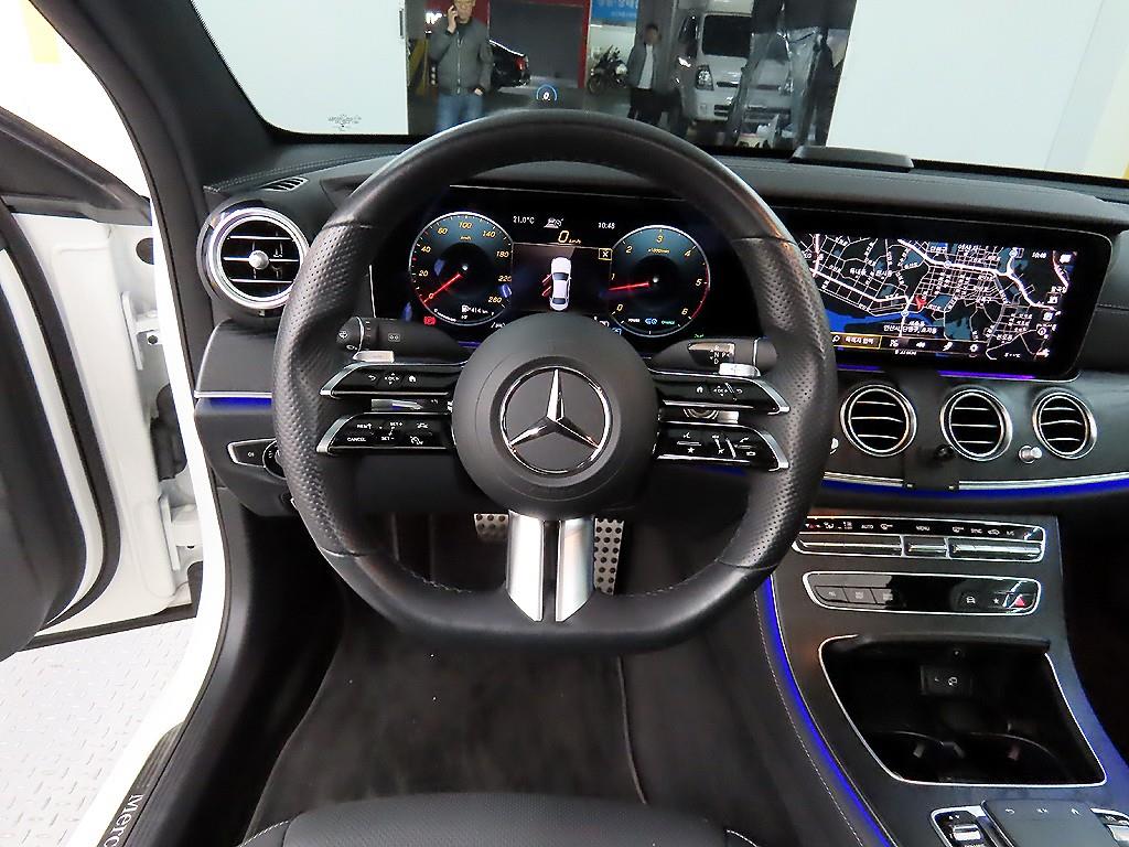 Mercedes Benz E class - Vista 9