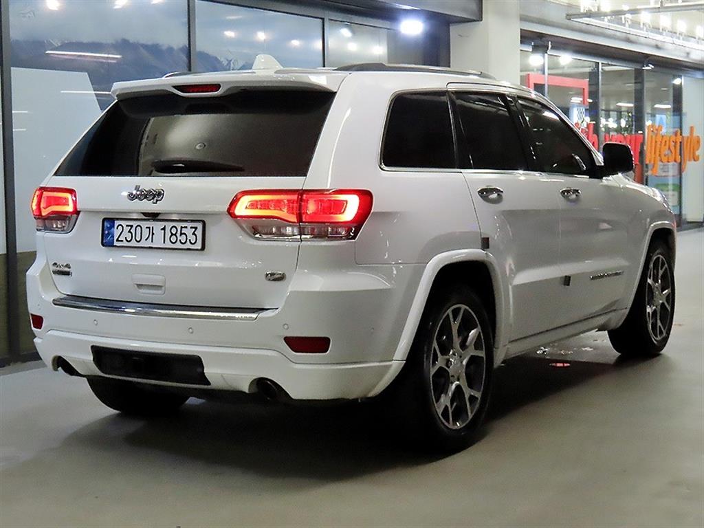 Jeep Cherokee - Vista 4