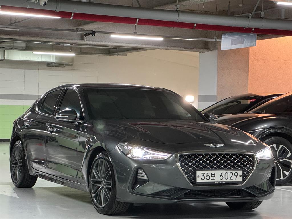 Genesis G70 - Vista 4