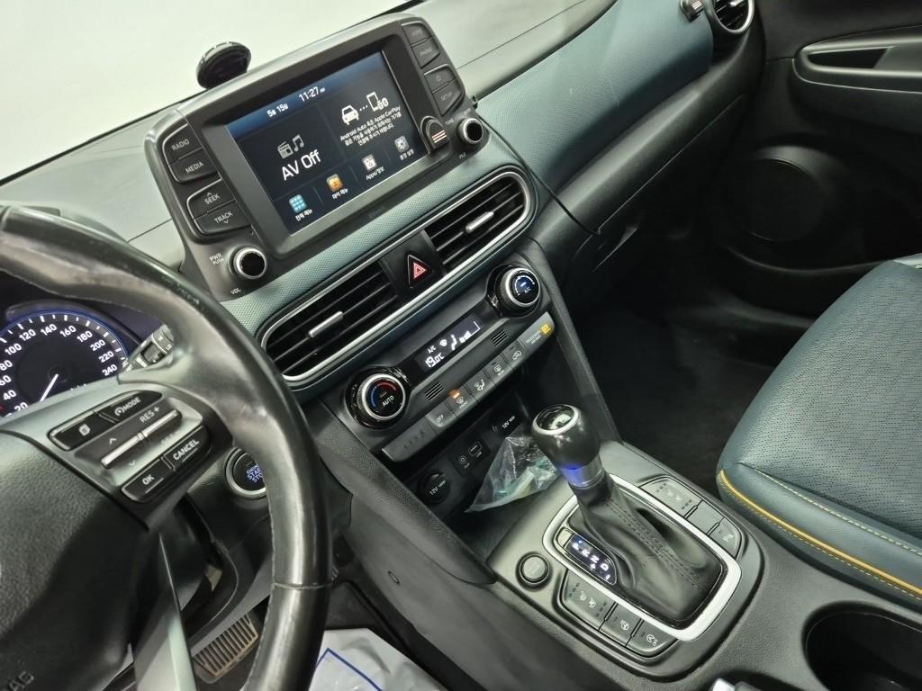 HYUNDAI Kona - Vista 10