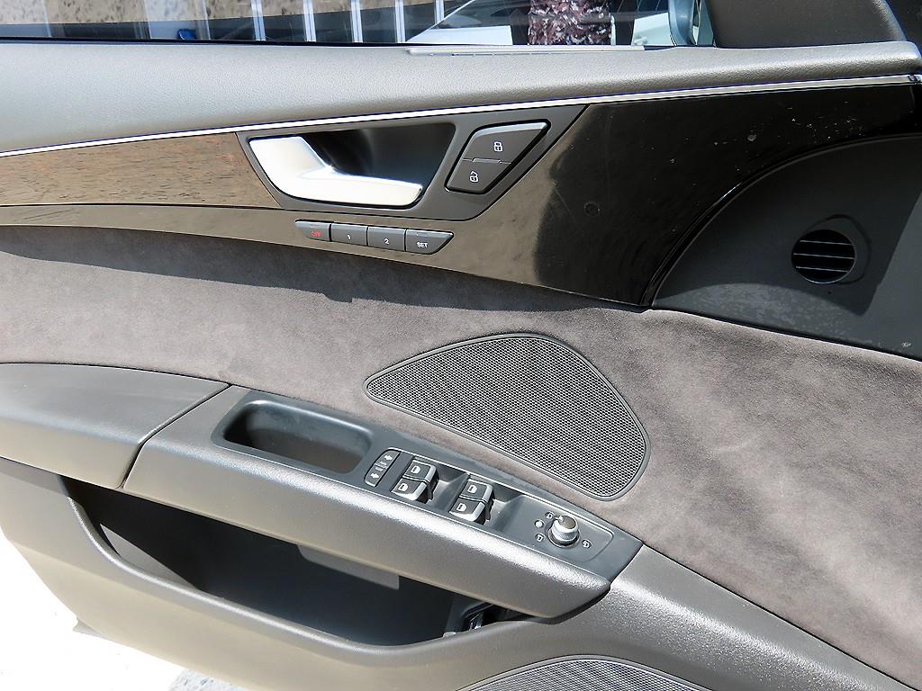 Audi A8 - Vista 12