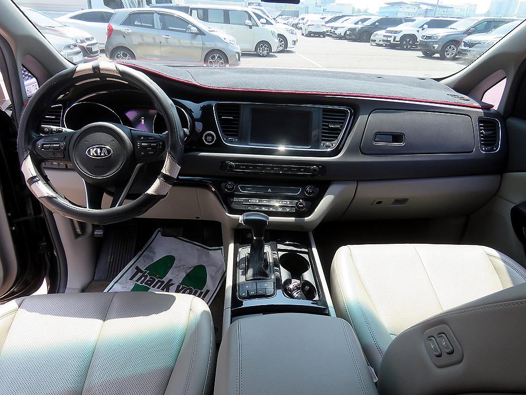 KIA Carnival - Vista 10