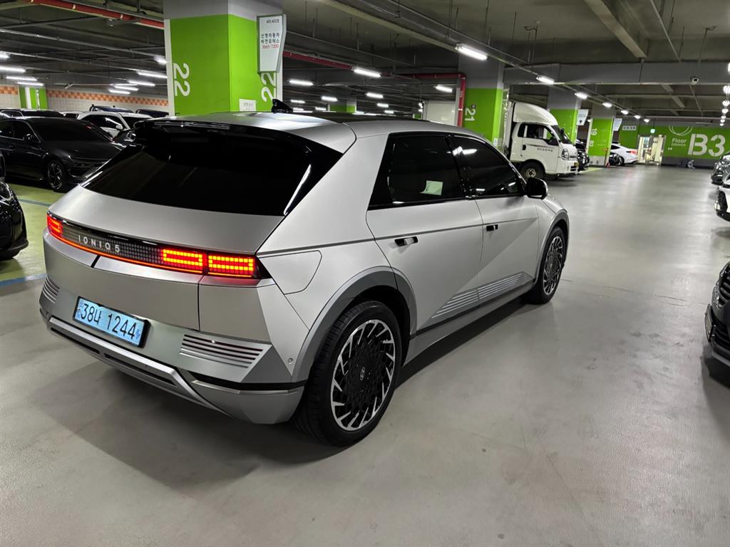 HYUNDAI Ioniq 5 - Vista 6