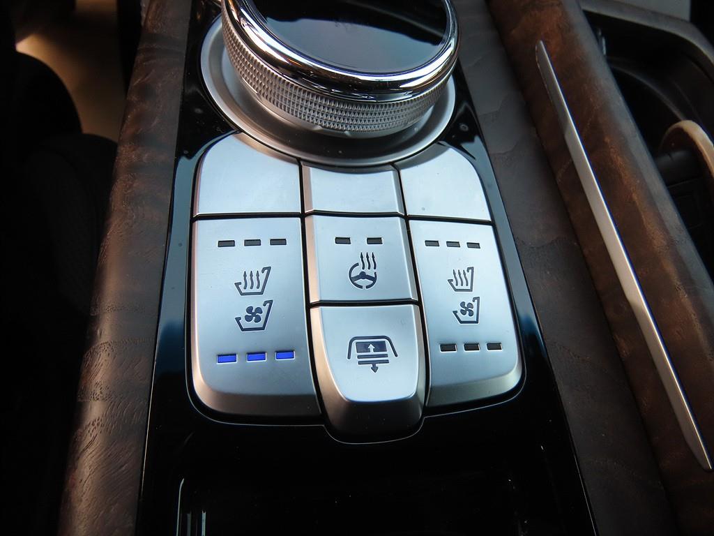 Genesis G90 - Vista 7