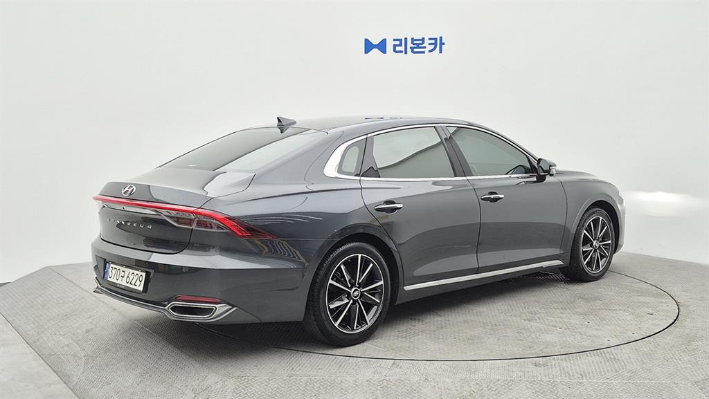 HYUNDAI Grandeur - Vista 3