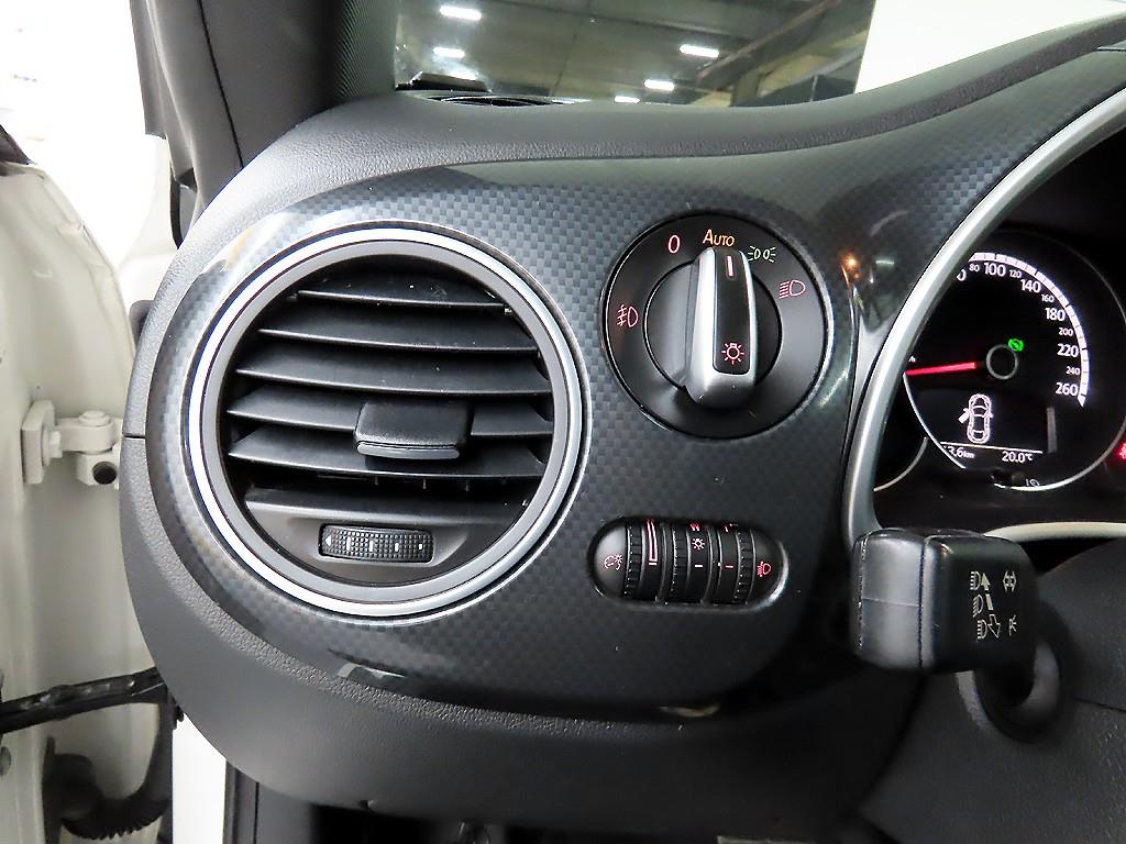 Volkswagen Beetle - Vista 12