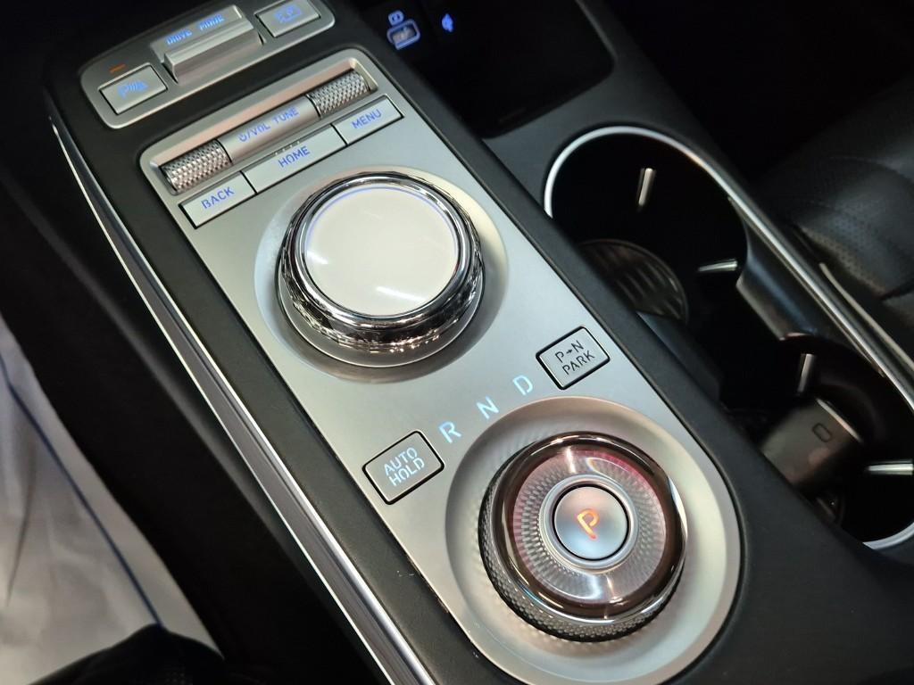 Genesis GV70 - Vista 8