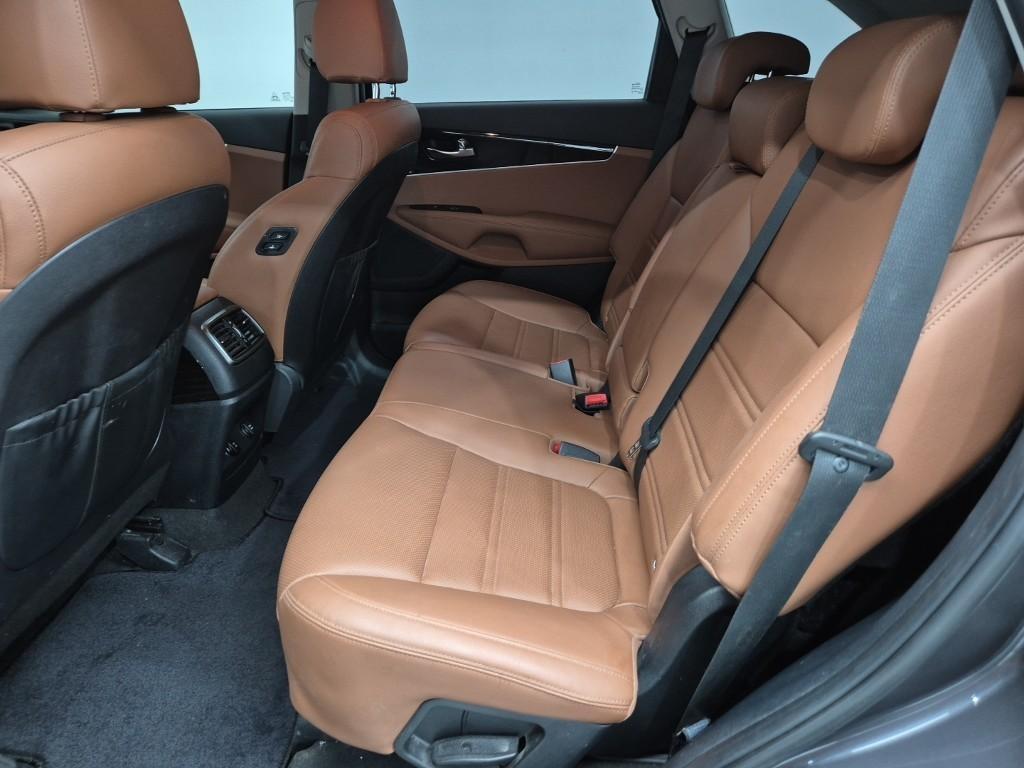 KIA Sorento - Vista 11