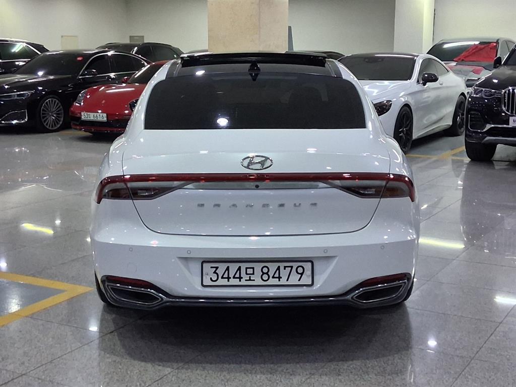 HYUNDAI Grandeur - Vista 3