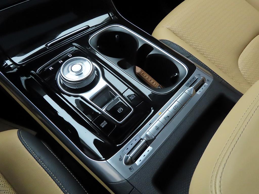 KIA Carnival - Vista 10