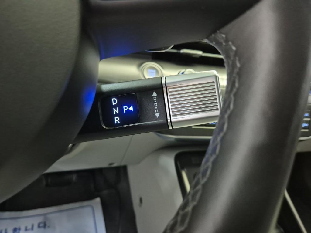 HYUNDAI Kona - Vista 7