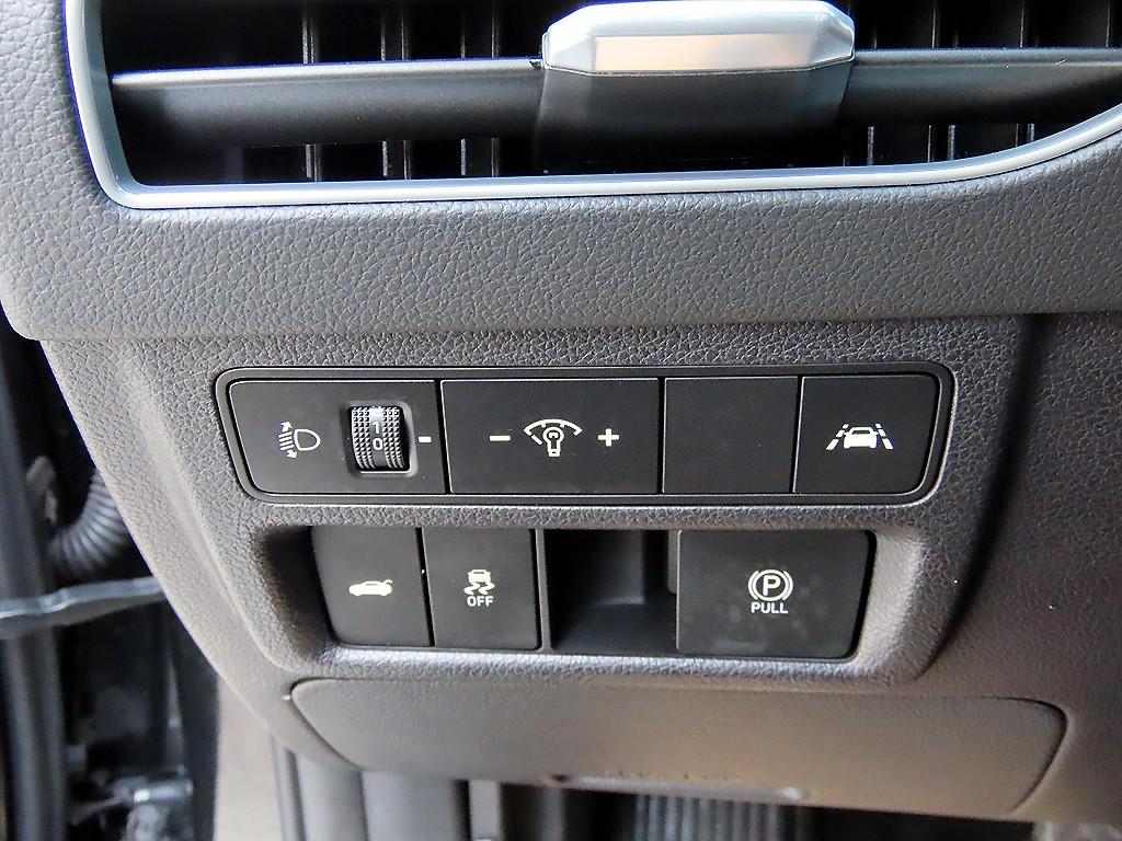 HYUNDAI Sonata - Vista 12
