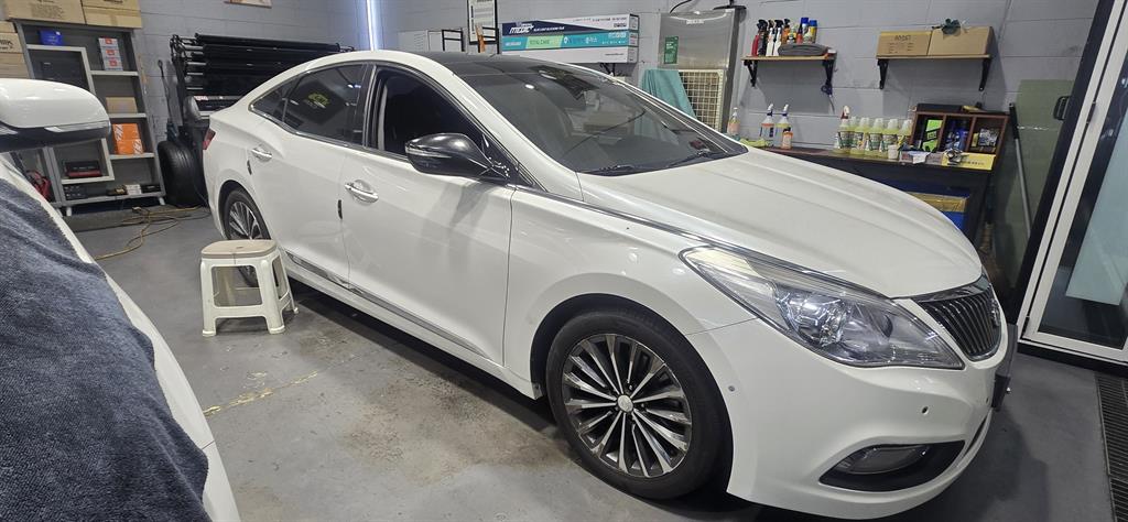 HYUNDAI Grandeur - Vista 3