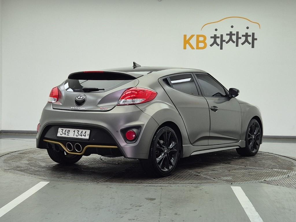 HYUNDAI Veloster - Vista 4