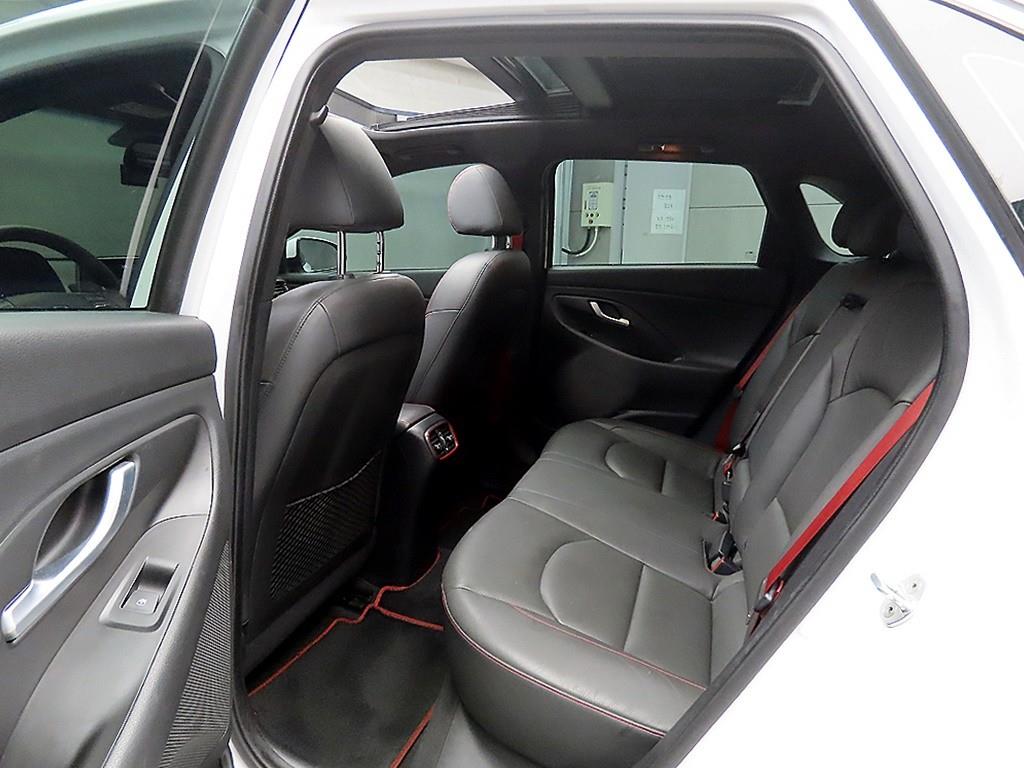 HYUNDAI i30 - Vista 6